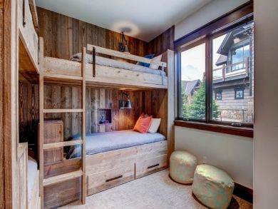 Four Bedroom Upscale Ski Home Perfect for Entertaining